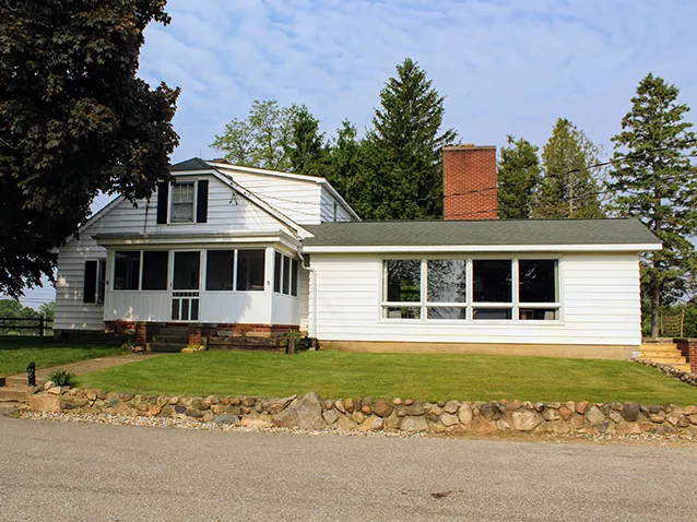 Hotel Standard Rooms at Lakeview Hills Country Club in Lexington, MI
